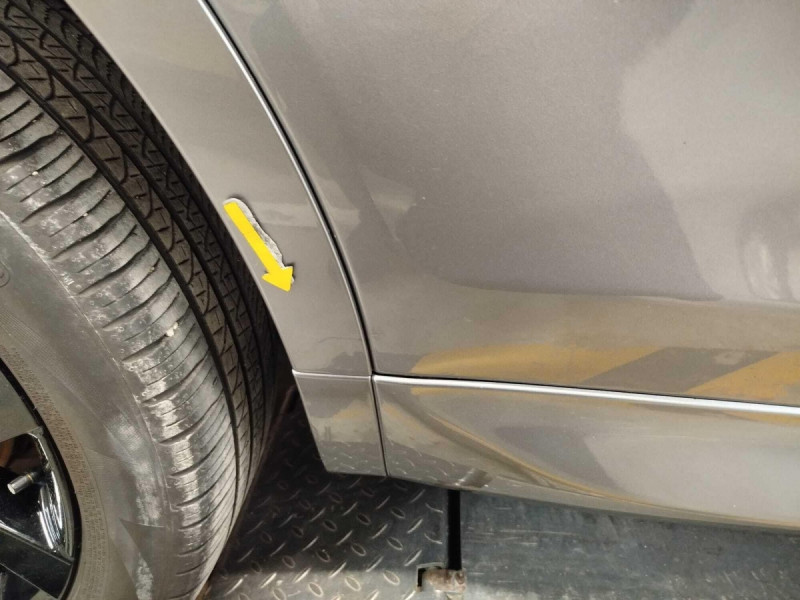 Photo 11 de l'offre de LAND-ROVER Discovery Sport Discovery Sport Mark VII P300e PHEV AWD BVA R-Dynamic SE à 43898€ chez Carlyss automobiles Vitré