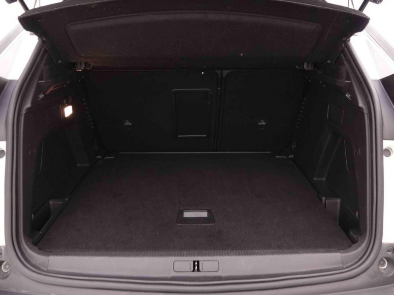 Photo 6 de l'offre de PEUGEOT 3008 PureTech 130ch S&S BVM6 Allure Pack à 22698€ chez Carlyss automobiles Vitré