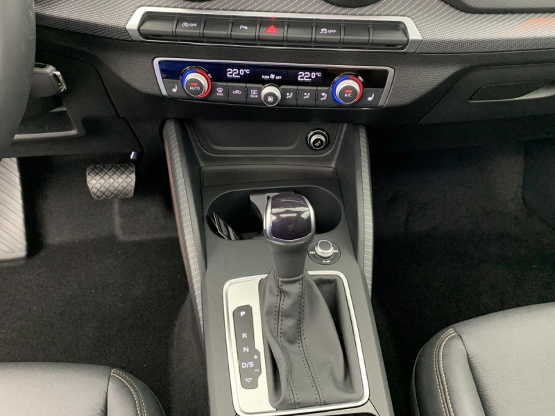 Photo 23 de l'offre de AUDI Q2 35 TFSI 150 S tronic 7 Design à 37098€ chez Carlyss automobiles Vitré