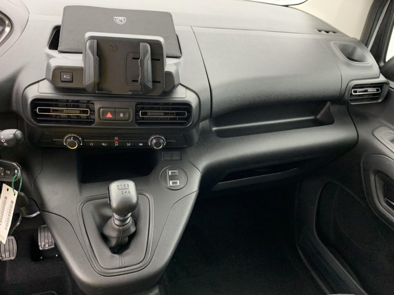 Photo 16 de l'offre de PEUGEOT Partner Fourgon XL 950 KG BLUEHDI 100 S&S BVM6 à 19197€ chez Carlyss automobiles Vitré