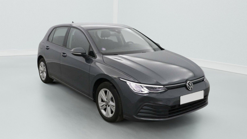 Photo 1 de l'offre de VOLKSWAGEN GOLF Golf 1.0 eTSI OPF 110 DSG7 Life à 26608€ chez Carlyss automobiles Vitré