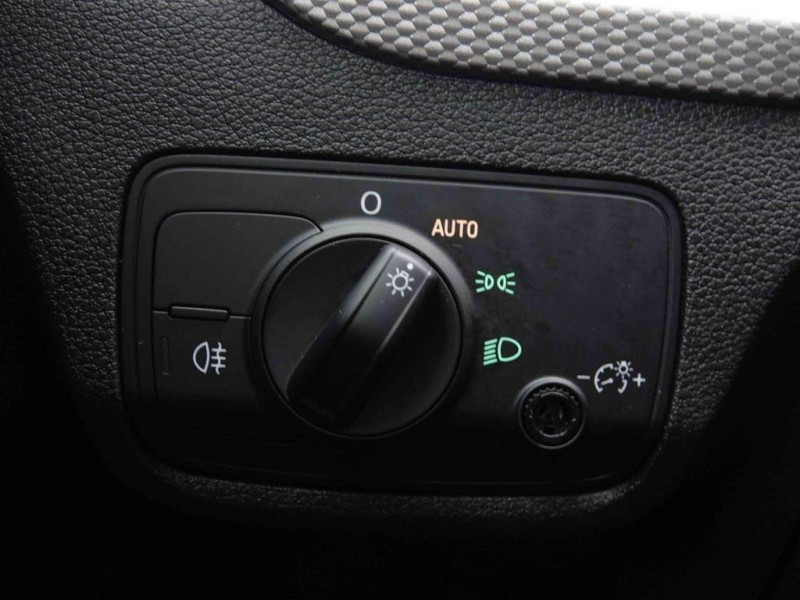 Photo 8 de l'offre de AUDI Q2 35 TFSi 150 S-Tronic Edition à 27202€ chez Carlyss automobiles Vitré