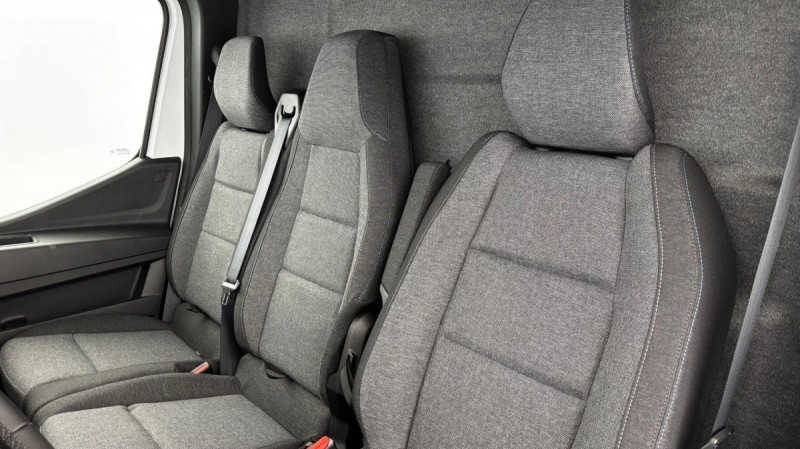 Photo 6 de l'offre de RENAULT MASTER FOURGON NOUVEAU TRAC 3T5 L3H2 BLUE DCI 150 AUTO EXTRA à 36717€ chez Carlyss automobiles Vitré