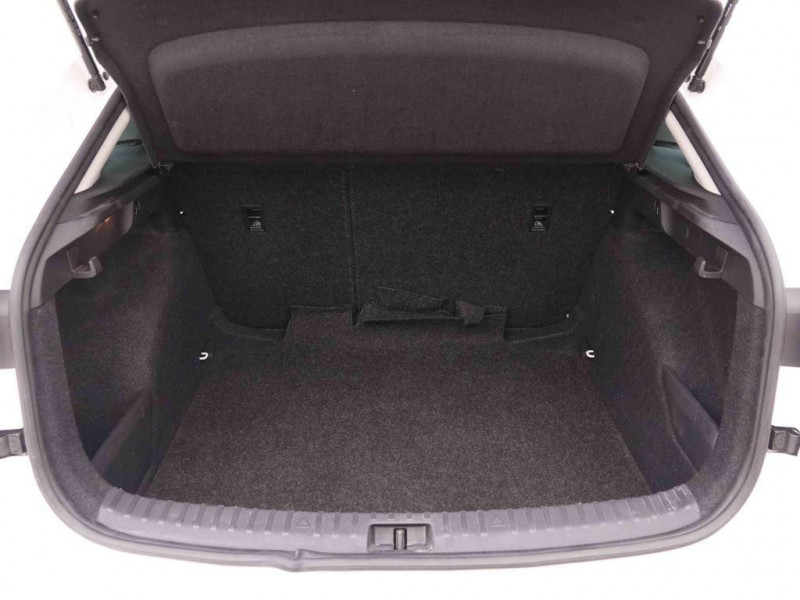 Photo 6 de l'offre de SKODA Scala 1.0 TSi 95 Edition à 21198€ chez Carlyss automobiles Vitré