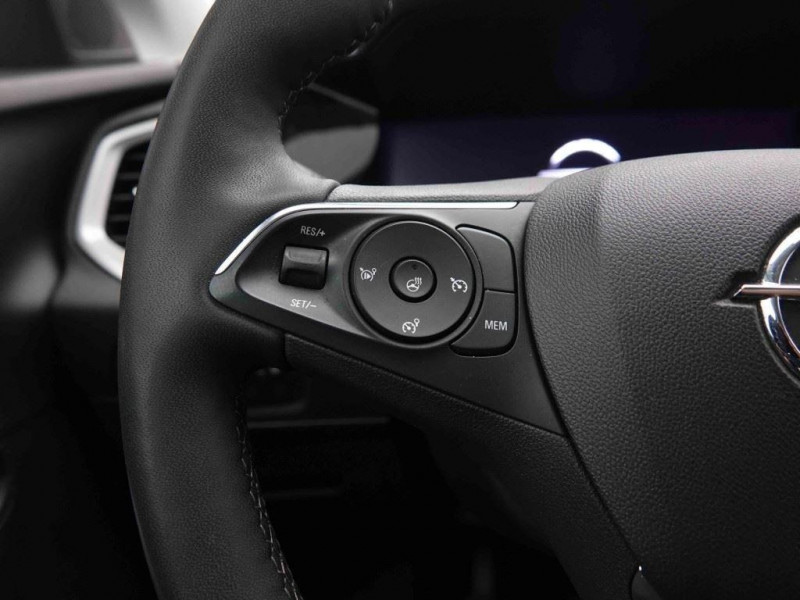 Photo 12 de l'offre de OPEL Grandland 1.2 T 130 GS Line à 23774€ chez Carlyss automobiles Vitré