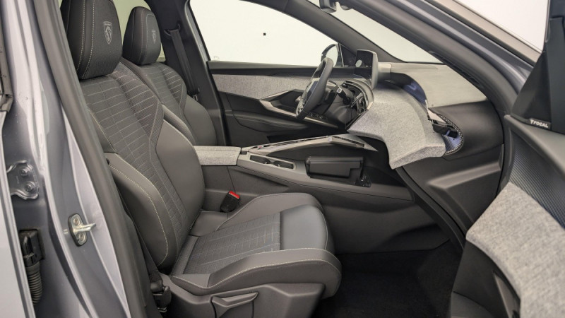 Photo 9 de l'offre de PEUGEOT 3008 Hybrid 145 e-DCS6 GT à 34998€ chez Carlyss automobiles Vitré