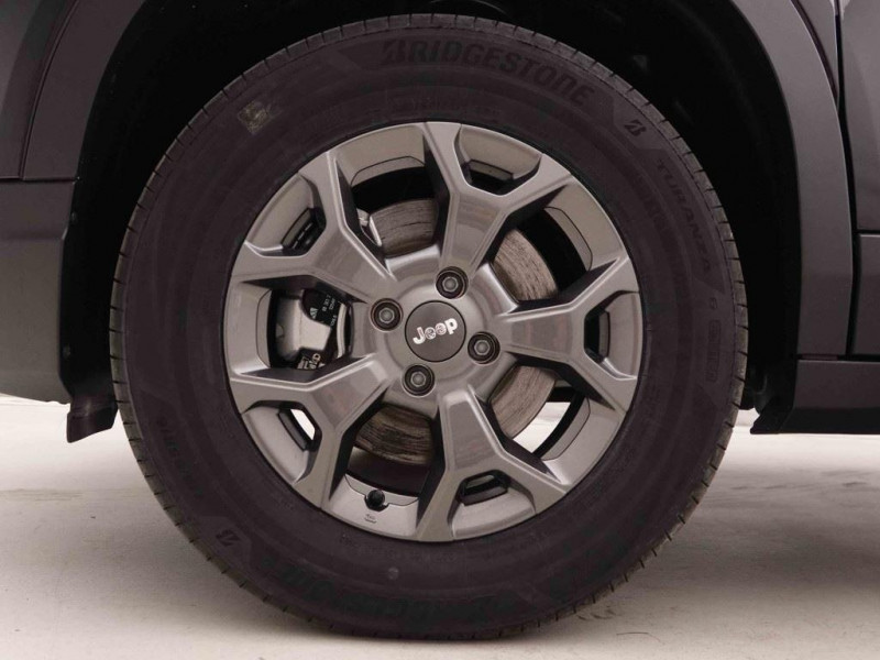 Photo 15 de l'offre de Jeep Avenger 1.2 MHEV 110 DCT6 Longitude à 26522€ chez Carlyss automobiles Vitré