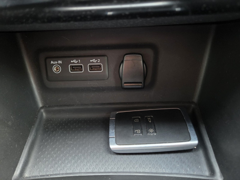 Photo 13 de l'offre de Renault Mégane Berline (4) Business TCe 115 FAP -21N à 16290€ chez Carlyss automobiles Vitré