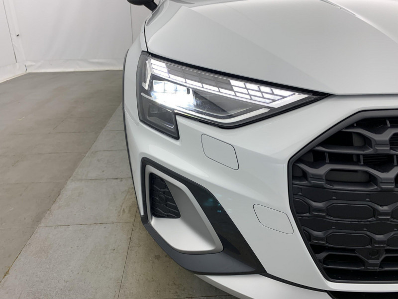 Photo 16 de l'offre de Audi A3 ALLSTREET TFSI e Hybride rechargeable 204 S tronic 6 Design à 42998€ chez Carlyss automobiles Vitré