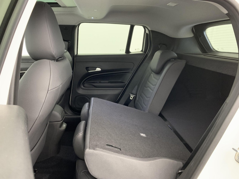 Photo 12 de l'offre de Jeep Avenger 1.2 Turbo T3 110 ch e-Hybrid BVR6 Summit à 27998€ chez Carlyss automobiles Vitré