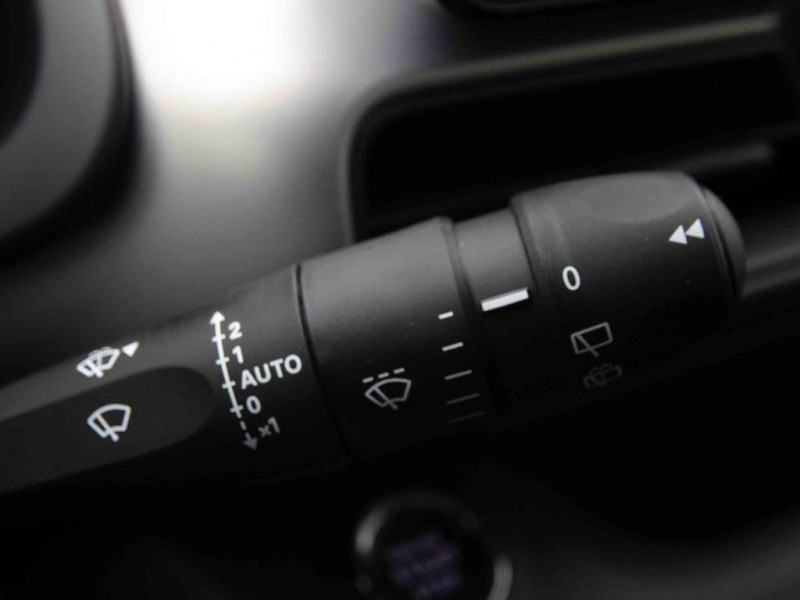 Photo 19 de l'offre de Jeep Avenger 1.2 MHEV 110 DCT6 Altitude à 27502€ chez Carlyss automobiles Vitré