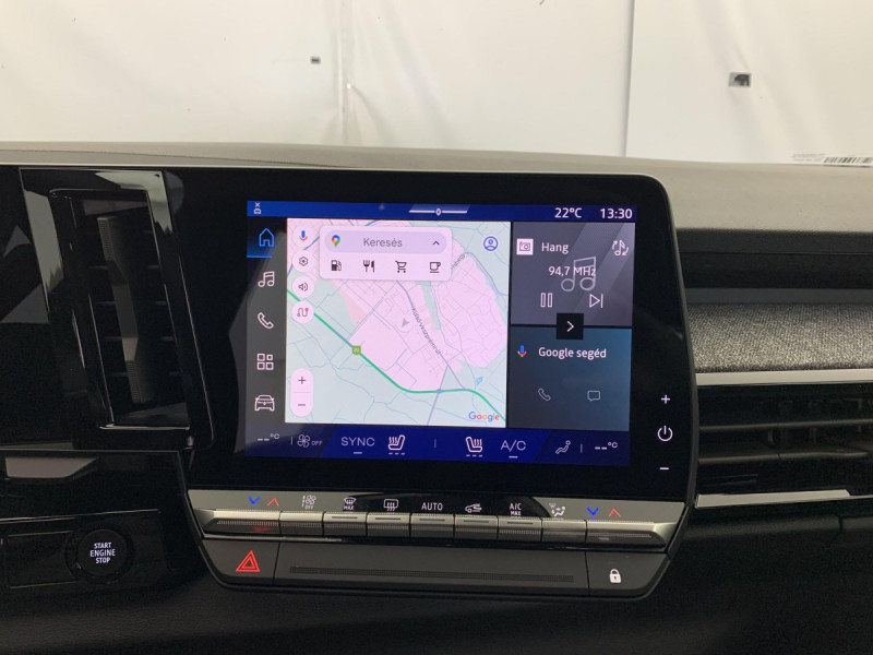 Photo 16 de l'offre de Renault AUSTRAL NOUVEAU FULL HYBRID E-TECH 200 CH EVOLUTION à 32598€ chez Carlyss automobiles Vitré