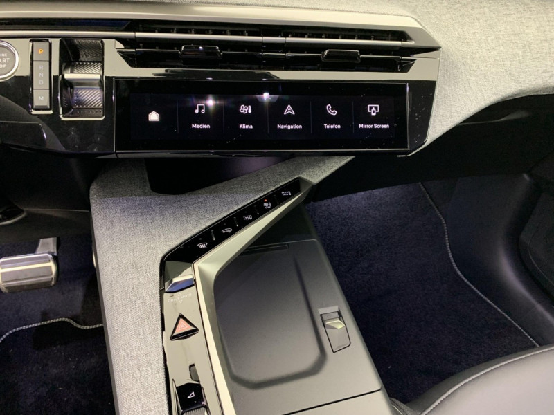 Photo 19 de l'offre de PEUGEOT 3008 Hybrid 145 e-DCS6 GT à 32958€ chez Carlyss automobiles Vitré