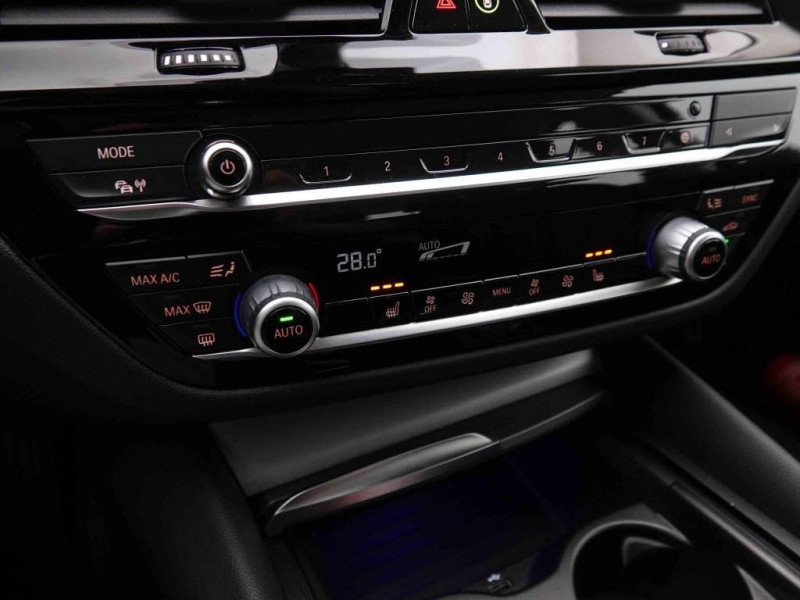 Photo 14 de l'offre de Bmw 5 520d 190 Touring xDrive Steptronic Luxury à 39098€ chez Carlyss automobiles Vitré