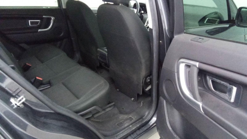 Photo 7 de l'offre de LAND-ROVER Discovery Sport Discovery Sport Mark III TD4 180ch SE à 22598€ chez Carlyss automobiles Vitré