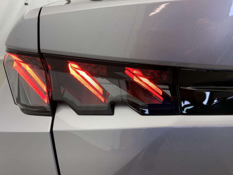 Photo 13 de l'offre de PEUGEOT 3008 Hybrid 145 e-DCS6 GT à 32958€ chez Carlyss automobiles Vitré