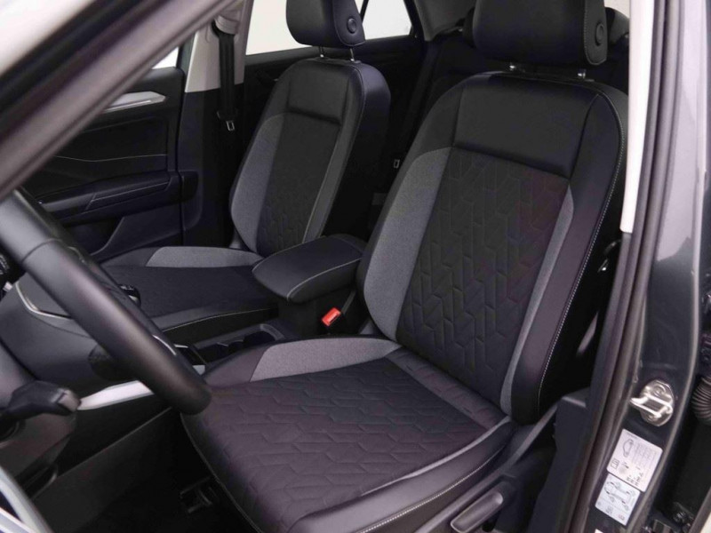 Photo 7 de l'offre de VOLKSWAGEN T-roc 1.0 TSi 115 Edition à 28198€ chez Carlyss automobiles Vitré