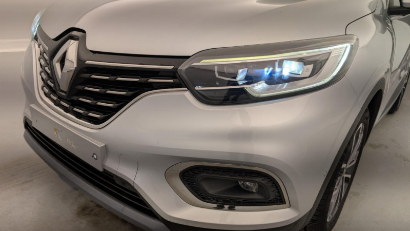 Photo 20 de l'offre de RENAULT KADJAR TCe 140 FAP Intens à 12998€ chez Carlyss automobiles Vitré