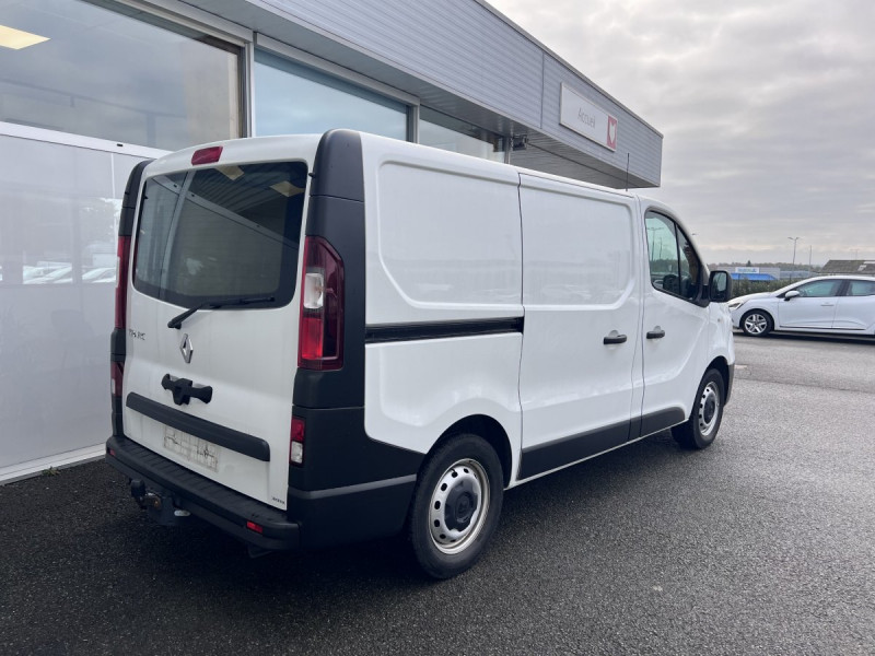 Photo 4 de l'offre de Renault Trafic (3) 15408 euros HT NV FG CF L1H1 1200 Energy dCi 145 à 18490€ chez Carlyss automobiles Vitré