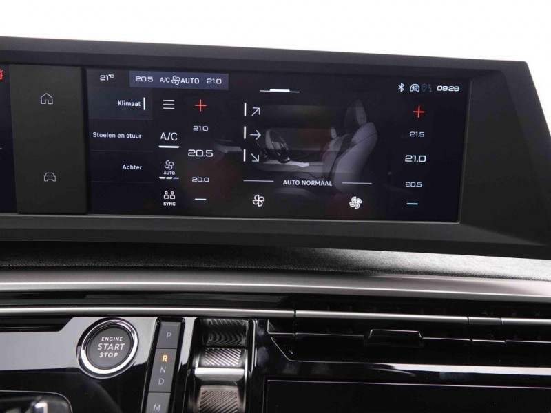 Photo 16 de l'offre de PEUGEOT 5008 Hybrid 145 e-DCS6 Allure à 37335€ chez Carlyss automobiles Vitré