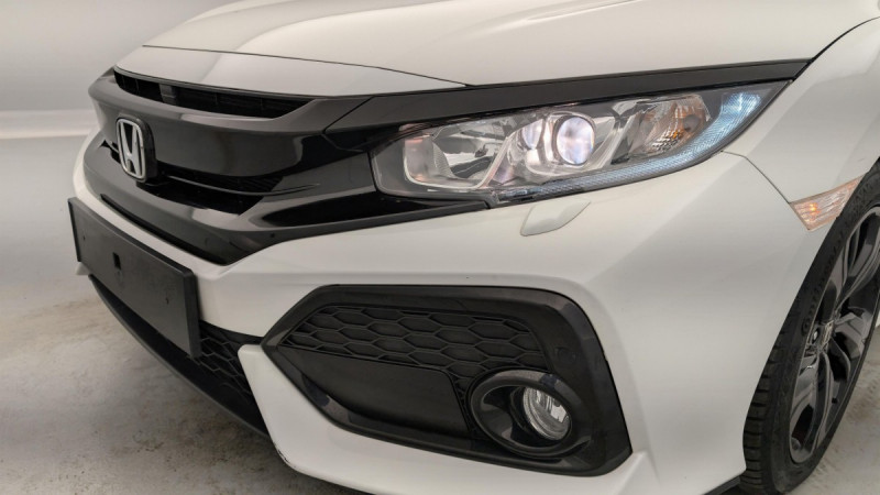 Photo 20 de l'offre de HONDA Civic 2018 CIVIC 1.0 I-VTEC 126 ELEGANCE à 14498€ chez Carlyss automobiles Vitré