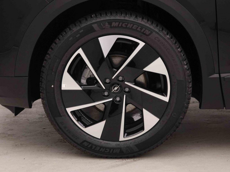 Photo 15 de l'offre de OPEL Grandland 1.2 T Hybrid 145 GS à 35898€ chez Carlyss automobiles Vitré