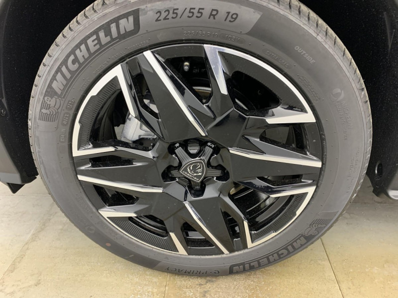 Photo 22 de l'offre de PEUGEOT 3008 Hybrid 145 e-DCS6 GT à 32958€ chez Carlyss automobiles Vitré