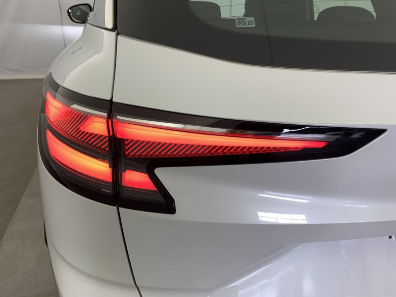 Photo 13 de l'offre de Renault AUSTRAL NOUVEAU FULL HYBRID E-TECH 200 CH EVOLUTION à 31998€ chez Carlyss automobiles Vitré