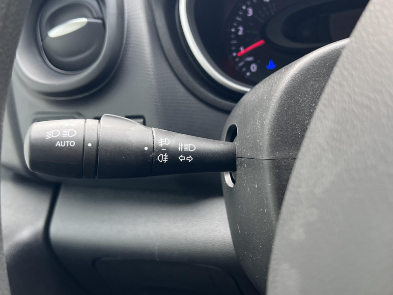 Photo 12 de l'offre de Renault Trafic (3) 15408 euros HT NV FG CF L1H1 1200 Energy dCi 145 à 18490€ chez Carlyss automobiles Vitré