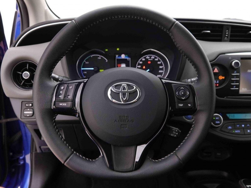 Photo 8 de l'offre de TOYOTA Yaris 1.5I VVT-I HYBRID COMFORT 100 à 18861€ chez Carlyss automobiles Vitré