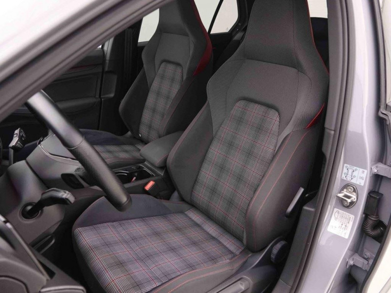 Photo 9 de l'offre de Volkswagen Golf GTi 2.0 TSi 245 DSG Black Style à 31114€ chez Carlyss automobiles Vitré