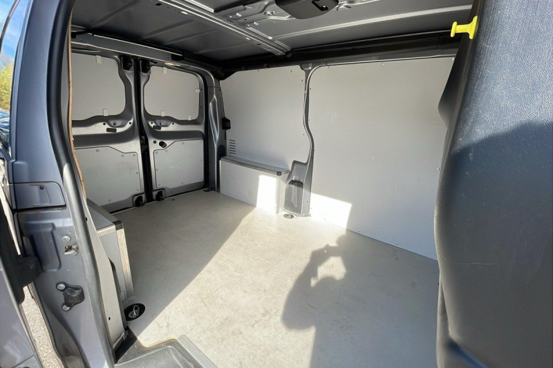 Photo 10 de l'offre de CITROEN Jumpy Fourgon JUMPY FGN M BLUEHDI 180 S&S EAT8 DRIVER à 15498€ chez Carlyss automobiles Vitré