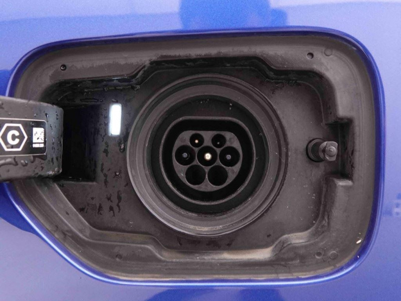 Photo 18 de l'offre de Bmw 3 330e PHEV 292 Touring M-Sport à 38602€ chez Carlyss automobiles Vitré