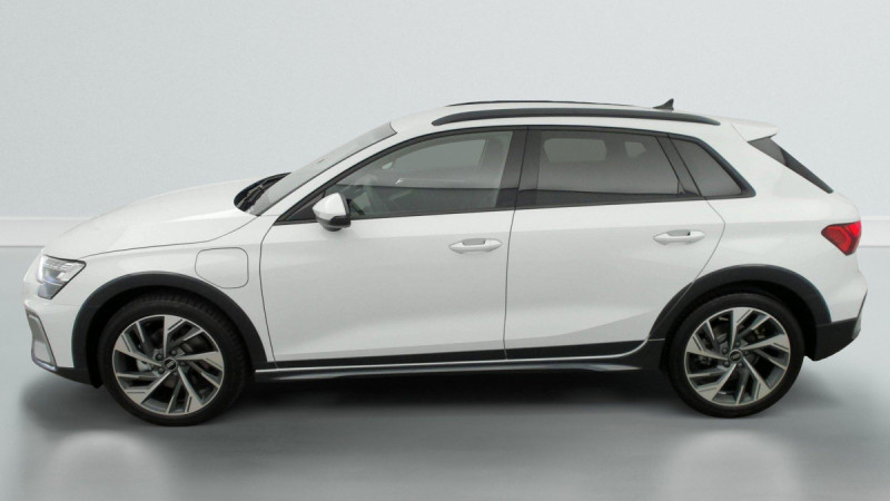 Photo 4 de l'offre de Audi A3 ALLSTREET TFSI e Hybride rechargeable 204 S tronic 6 Design à 42998€ chez Carlyss automobiles Vitré