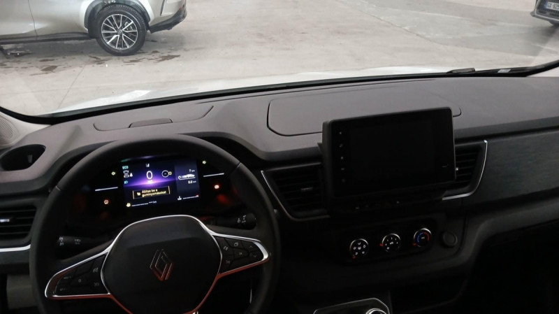 Photo 4 de l'offre de RENAULT TRAFIC FOURGON TRAFIC FGN L2H1 3T BLUE DCI 130 GSR2 EXTRA à 33177€ chez Carlyss automobiles Vitré