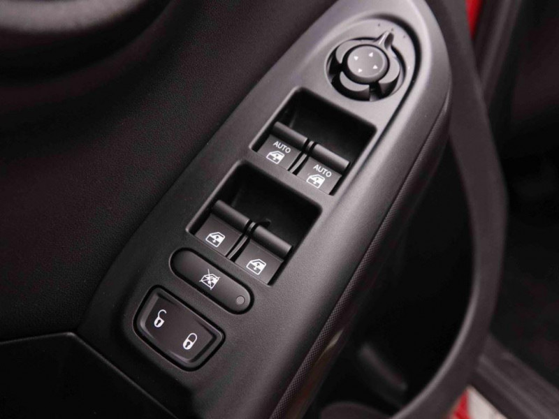 Photo 18 de l'offre de FIAT 500X 1.5 Hybrid 131 DCT Sport à 22743€ chez Carlyss automobiles Vitré