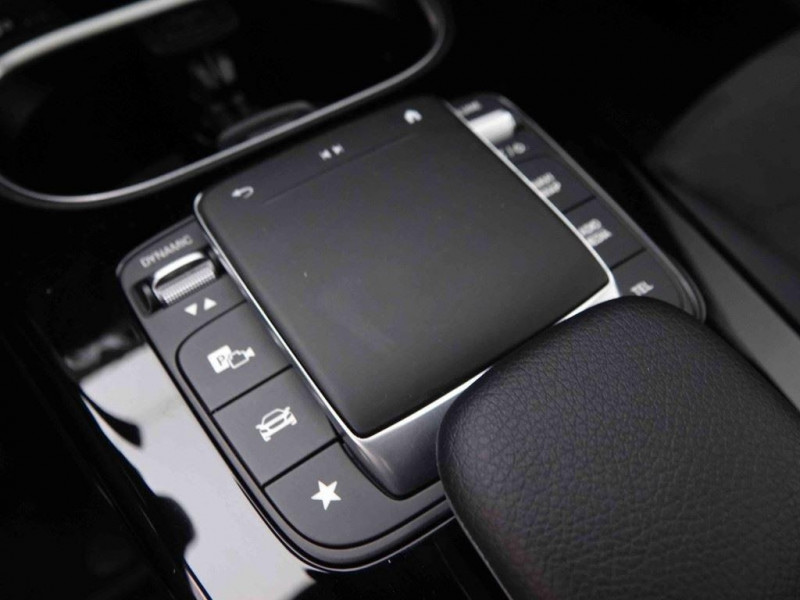 Photo 12 de l'offre de MERCEDES-BENZ CLA 200 163 DCT Shooting Brake AMG-Line à 37129€ chez Carlyss automobiles Vitré