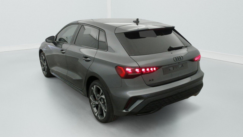 Photo 4 de l'offre de AUDI A3 SPORTBACK NOUVELLE 45 TFSI E HYBRIDE RECHARGEABLE 272 S TRONIC 6 S LINE à 43998€ chez Carlyss automobiles Vitré