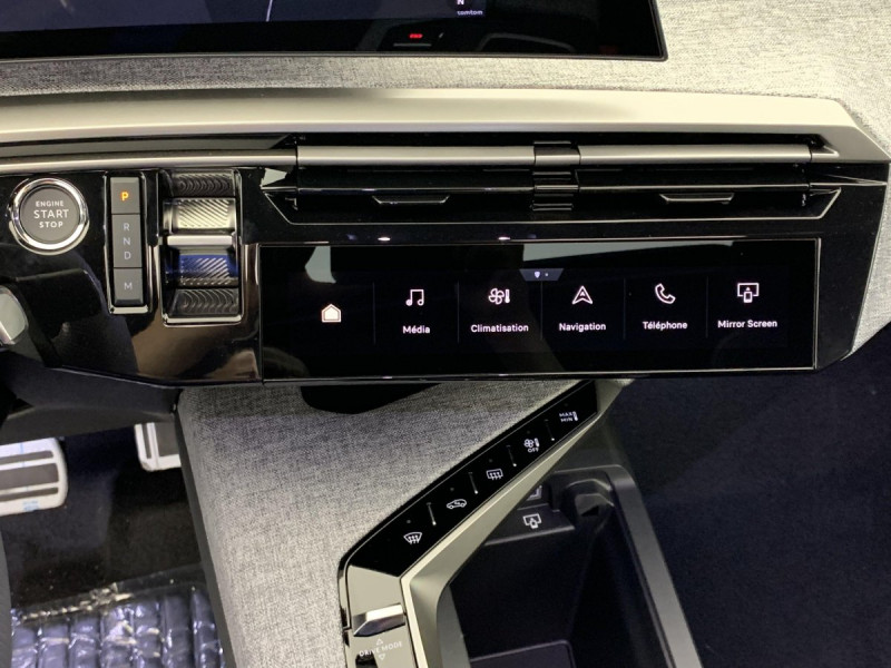 Photo 21 de l'offre de PEUGEOT 3008 Hybrid 145 e-DCS6 GT à 34998€ chez Carlyss automobiles Vitré