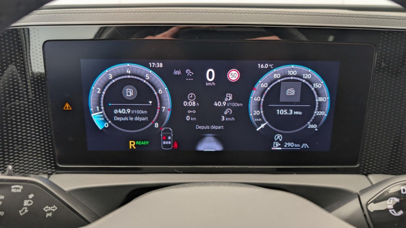 Photo 22 de l'offre de VOLKSWAGEN TIGUAN NOUVEAU 1.5 eTSI 150CV DSG7 LIFE PLUS à 37998€ chez Carlyss automobiles Vitré