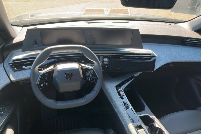 Photo 13 de l'offre de PEUGEOT 3008 Hybrid 145 e-DCS6 Allure à 28998€ chez Carlyss automobiles Vitré