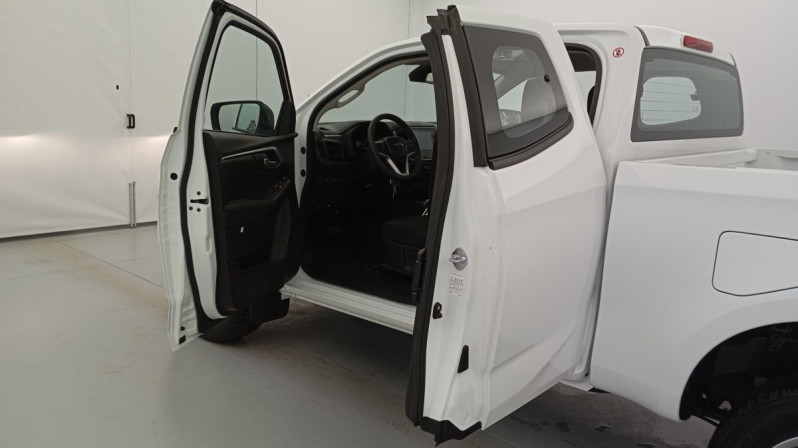 Photo 6 de l'offre de ISUZU D-MAX 1.9 4X4 SPACE CAB N60 B.B+  AT à 40609€ chez Carlyss automobiles Vitré