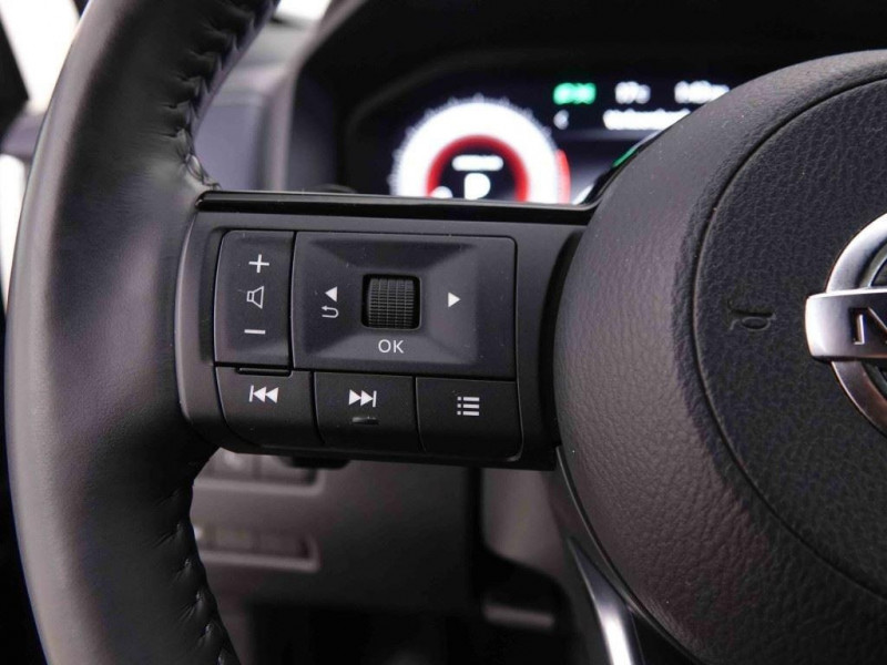 Photo 9 de l'offre de NISSAN QASHQAI 1.3 DiG-T 158 X-Tronic Tekna à 33998€ chez Carlyss automobiles Vitré