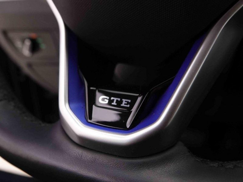 Photo 11 de l'offre de VOLKSWAGEN Passat Variant 1.4 TSi 218 GTE PHEV à 29698€ chez Carlyss automobiles Vitré