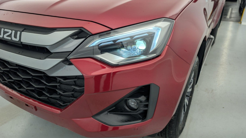 Photo 21 de l'offre de ISUZU D-MAX 1.9 4X4 SPACE CAB N60 F+  AT à 45737€ chez Carlyss automobiles Vitré