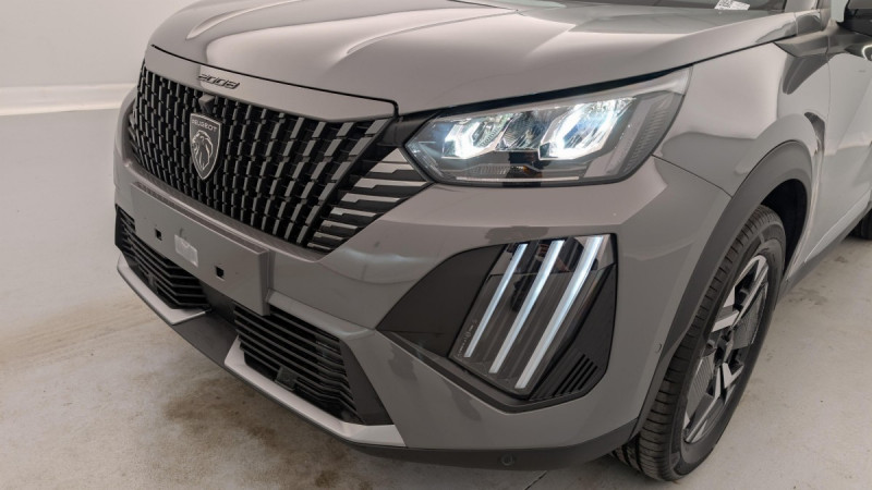 Photo 16 de l'offre de PEUGEOT 2008 Hybrid 145 e-DCS6 Allure à 24918€ chez Carlyss automobiles Vitré