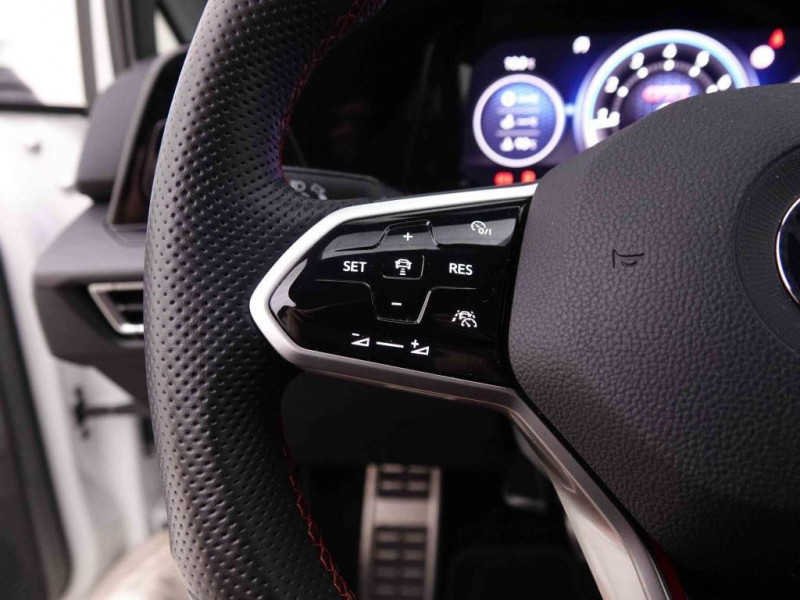 Photo 18 de l'offre de Volkswagen Golf GTi 2.0 TSi 300 DSG Clubsport à 39371€ chez Carlyss automobiles Vitré