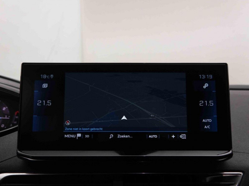 Photo 10 de l'offre de PEUGEOT 3008 PureTech 130ch S&S BVM6 Allure Pack à 22698€ chez Carlyss automobiles Vitré