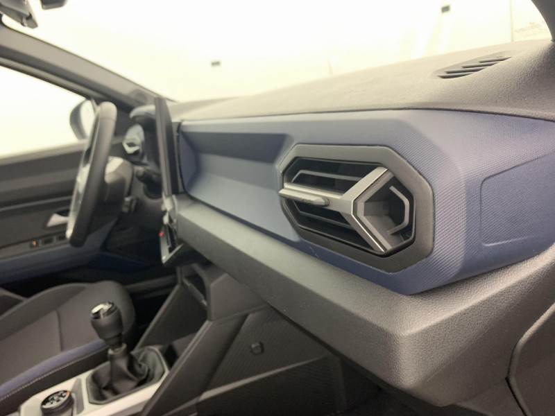 Photo 19 de l'offre de Dacia BIGSTER Mild Hybrid 130 4x4 Expression à 28598€ chez Carlyss automobiles Vitré