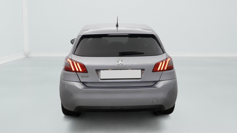 Photo 6 de l'offre de PEUGEOT 308 PureTech 130ch S&S EAT8 Allure à 15598€ chez Carlyss automobiles Vitré